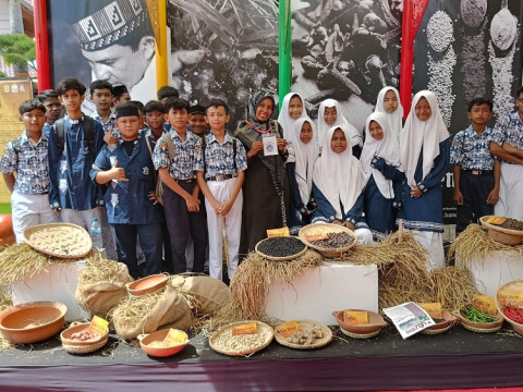 Kunjungan Peserta Didik SMP Negeri 13 Banda Aceh ke Pekan Ke